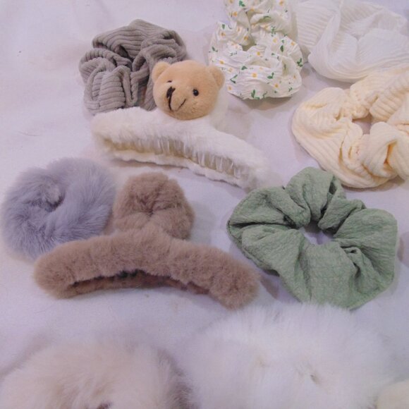 Lot of 26 Misc Miniso, Scrunchies, Floral, Pinstripes, Plain, fuzzy - Picture 2 of 5